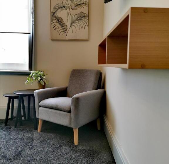 디럭스 룸, Refresh109 On Cameron