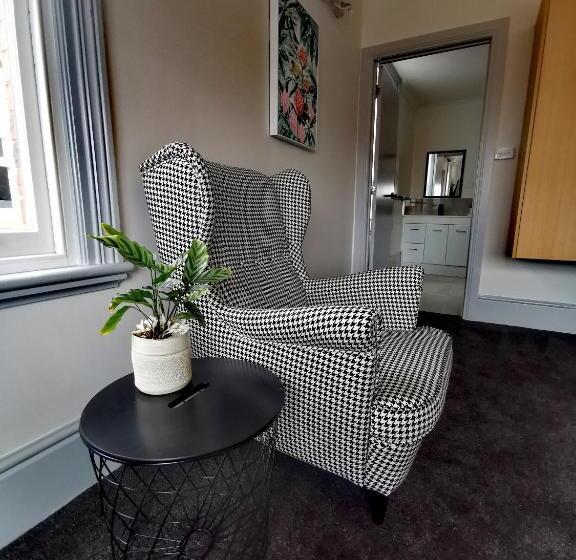 디럭스 룸, Refresh109 On Cameron