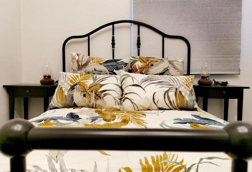 장애인을 위한 스탠다드 룸, Refresh109 On Cameron