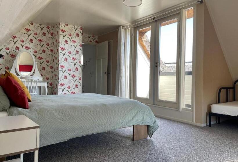 Дом 4 Спальни, De Boerderij   Buitenplaats Ruitenveen, Privé