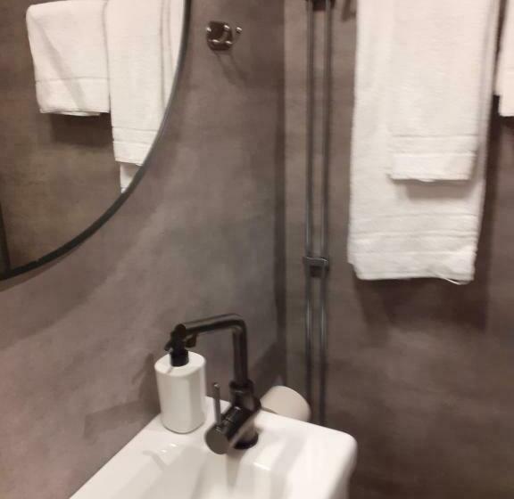 スタンダードルーム, L Greven