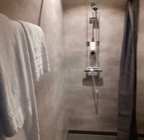 スタンダードルーム, L Greven