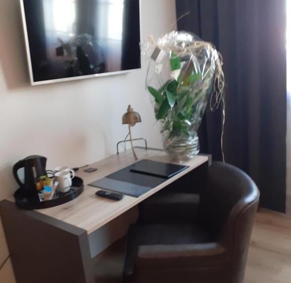 スタンダードルーム, L Greven