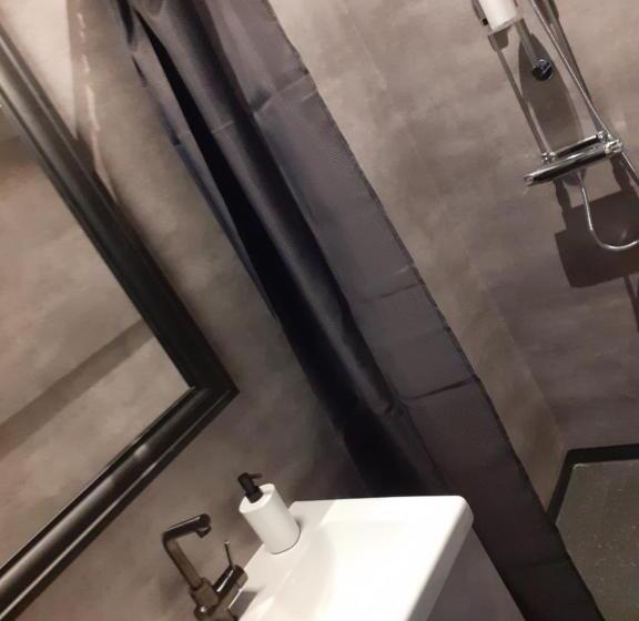 スタンダードルーム, L Greven