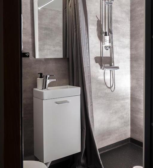 スタンダードルーム, L Greven