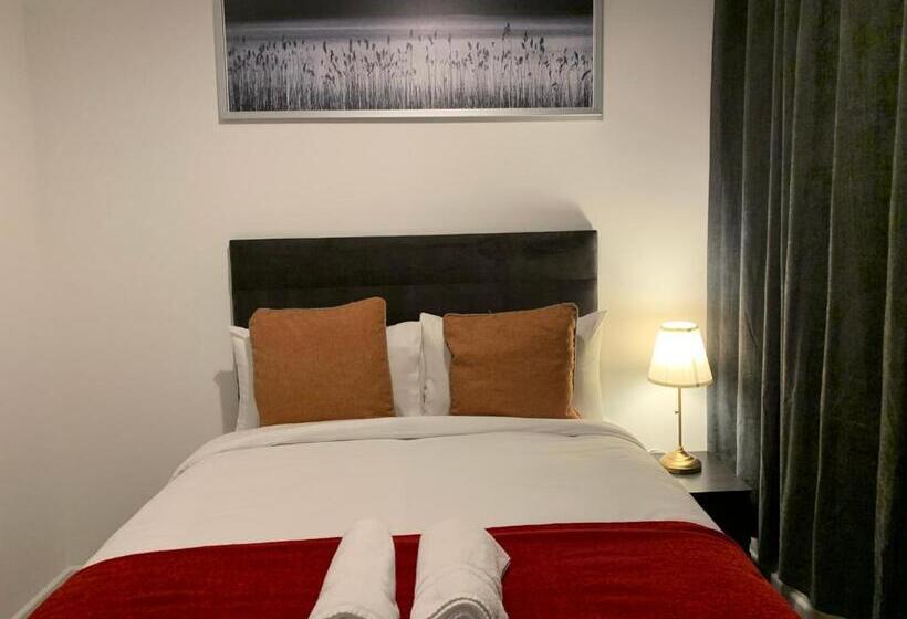 اتاق استاندارد با سرویس بهداشتی مشترک, Frances St House