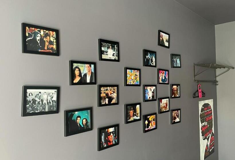 اتاق استاندارد, Very Bad Hootel