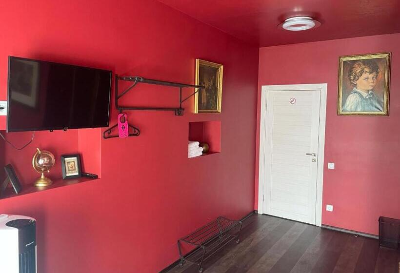 اتاق استاندارد, Very Bad Hootel