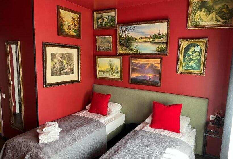 اتاق استاندارد, Very Bad Hootel