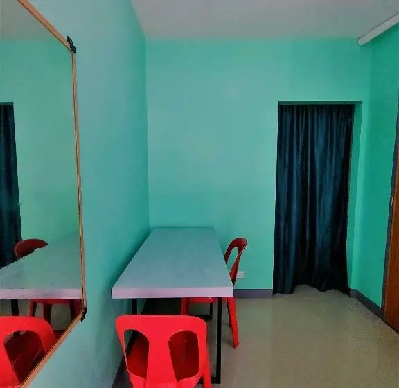 Standard Room, Innskeep