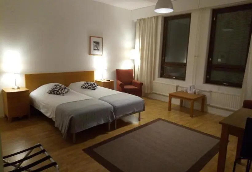 バス共有のスタンダードルーム, Hostel Vekotin