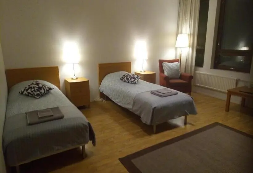 バス共有のスタンダードルーム, Hostel Vekotin