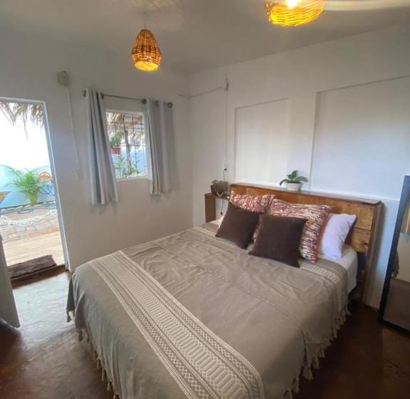 ２ベッドルームハウス, Shaka House