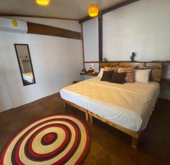 ２ベッドルームハウス, Shaka House