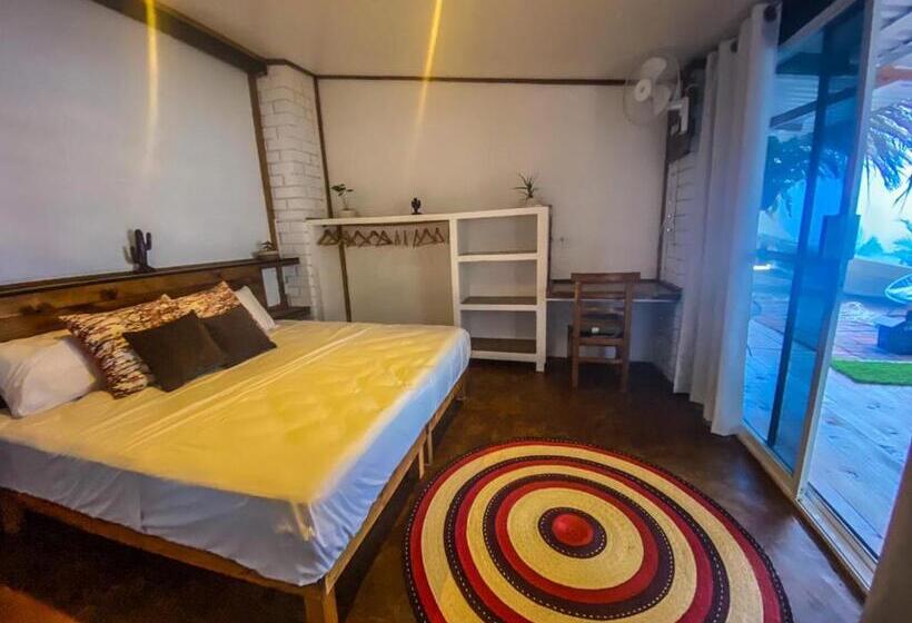 ２ベッドルームハウス, Shaka House