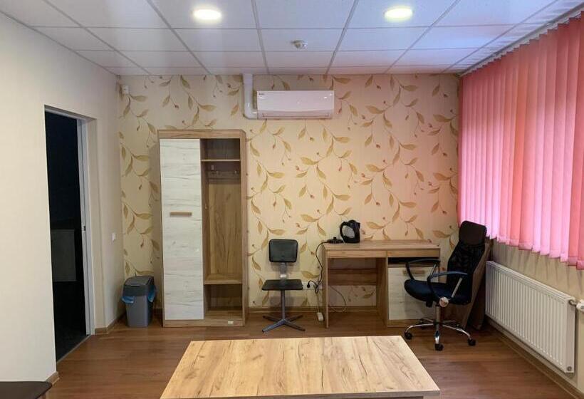اتاق اکونومی, Motel Minerva