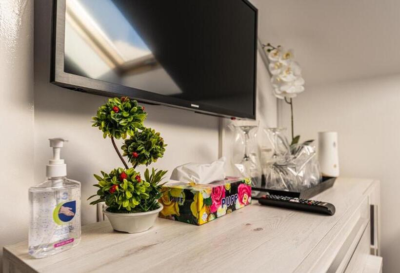 エコノミールーム, Bada Bing Residence