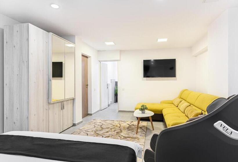 ファミリールーム, Bada Bing Residence