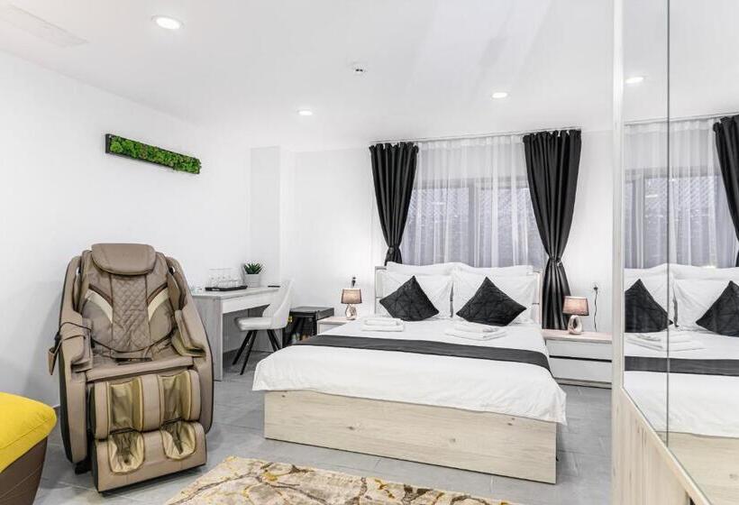 ファミリールーム, Bada Bing Residence