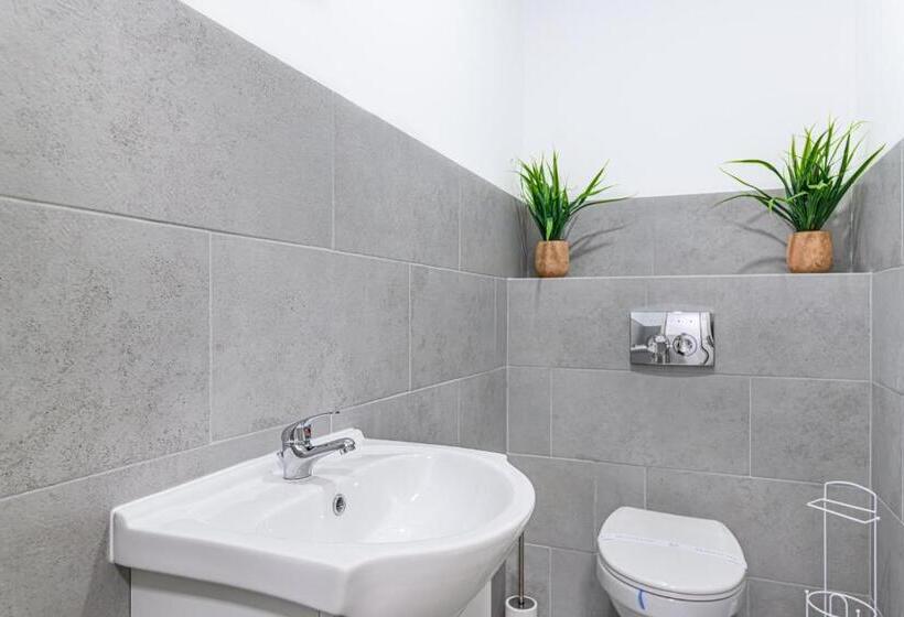 ファミリールーム, Bada Bing Residence