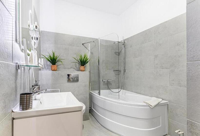 デラックスファミリールーム, Bada Bing Residence