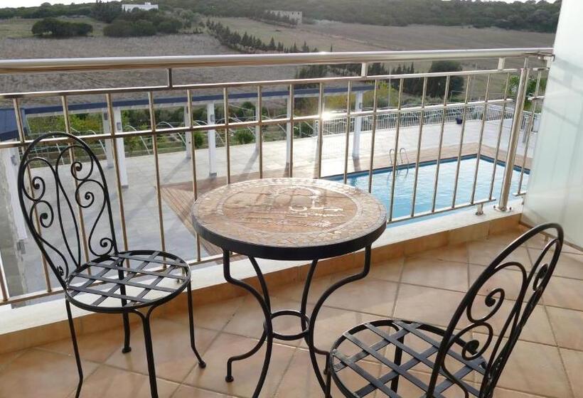 غرفة قياسية مزوَّدة بشُرفة, Jnane Yemma