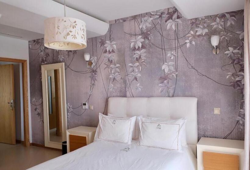 غرفة قياسية مزوَّدة بشُرفة, Jnane Yemma