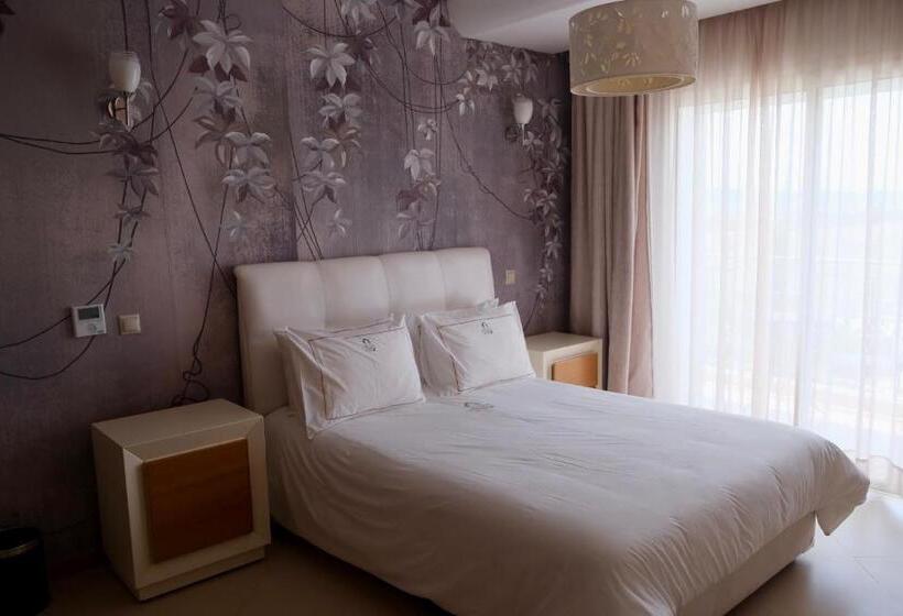 غرفة قياسية مزوَّدة بشُرفة, Jnane Yemma