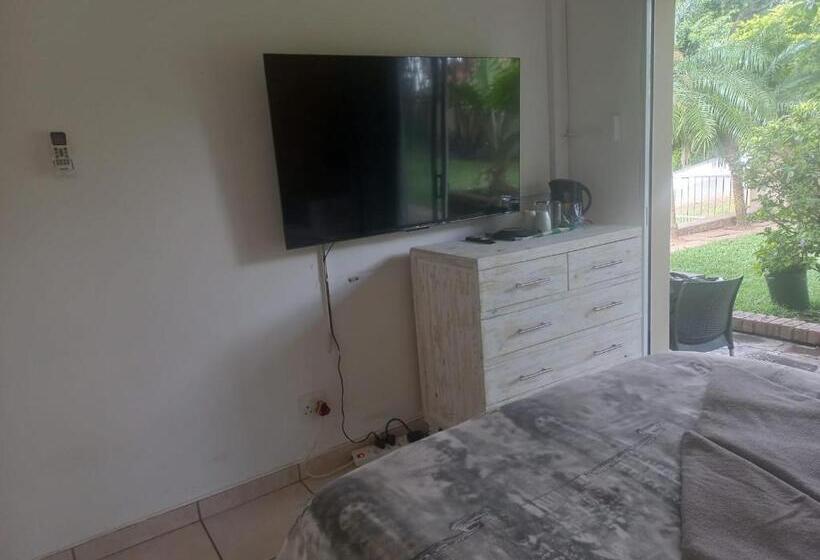 Номер Стандарт Вид на Сад, My Home