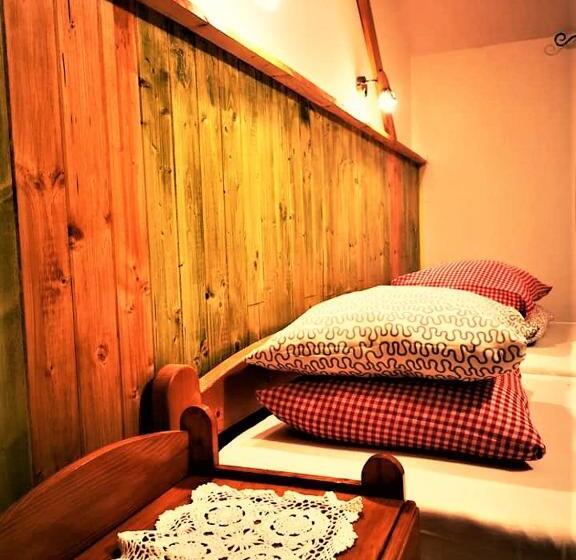 חדר סטנדרט לארבעה, Penzión Pod Orechom