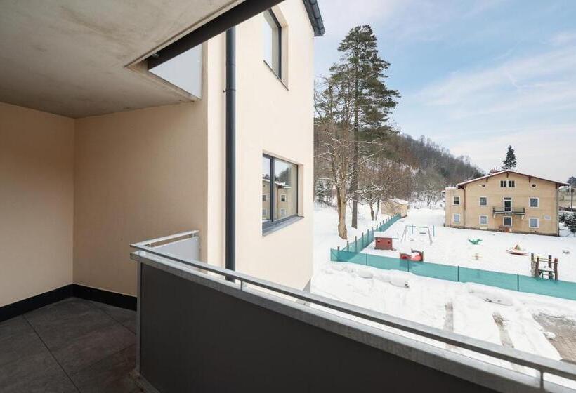 شقة غرفة نوم واحدة مزودة بشُرفة, Apartmány Resort Vrchlabí