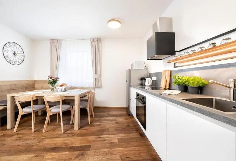 バルコニー付２ベッドルームアパートメント, Apartmány Resort Vrchlabí