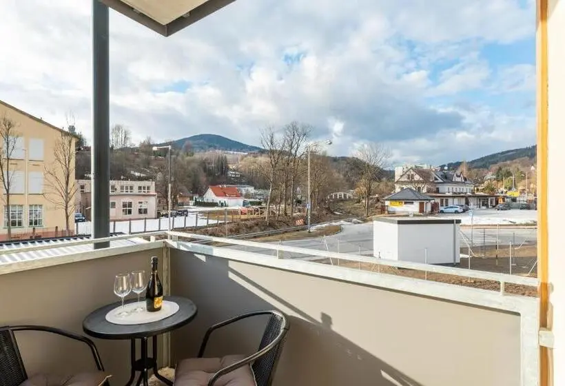 バルコニー付２ベッドルームアパートメント, Apartmány Resort Vrchlabí