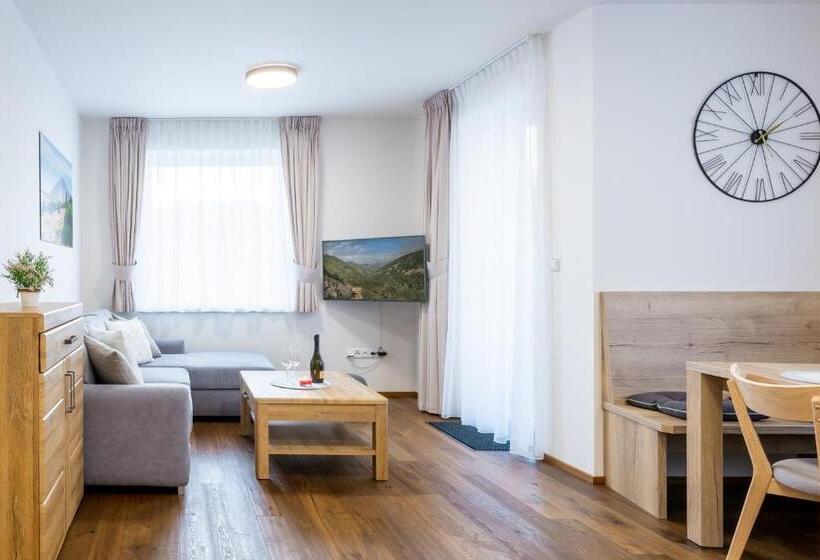 شقة غرفتين نوم مزودة بشُرفة, Apartmány Resort Vrchlabí