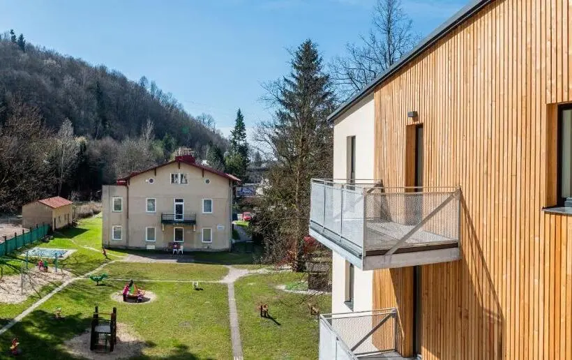 バルコニー付２ベッドルームアパートメント, Apartmány Resort Vrchlabí