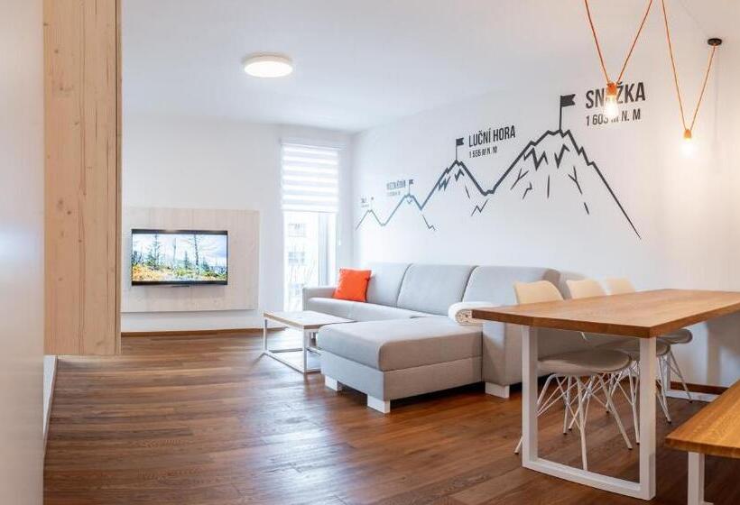 شقة غرفة نوم واحدة مزودة بشُرفة, Apartmány Resort Vrchlabí