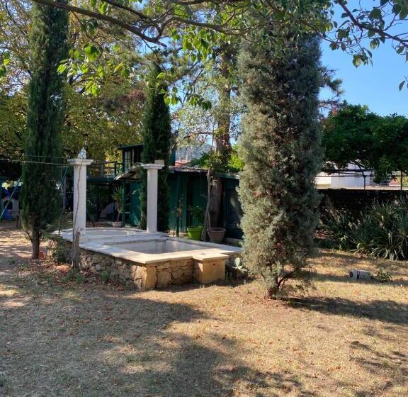 Семейный Номер, Chambres Privées Dans Maison Avec Grand Parc Et Piscine Proche Via Rhona