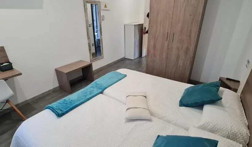 スタンダードルーム, Hostal óleo Auto Check In