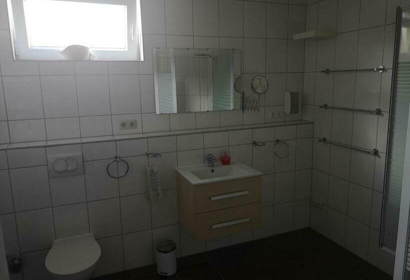 غرفة قياسية حمام مشترك, Sleepcheaper