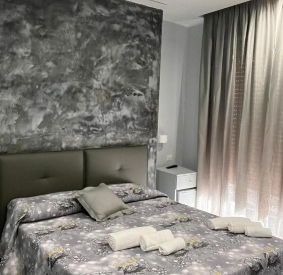 اتاق لوکس با بالکن و چشم‌انداز دریا, La Nuova Hera