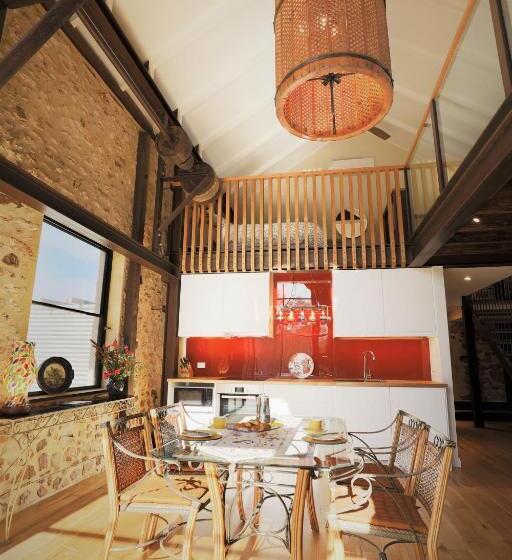 带大床的豪华间, The Old Chaff Mill Organic Vineyard Retreat