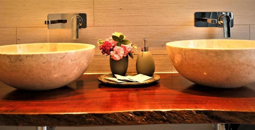 带大床的豪华间, The Old Chaff Mill Organic Vineyard Retreat