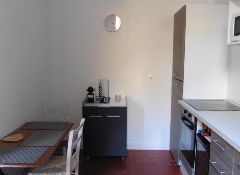 수피리어 스튜디오, Villa Zola