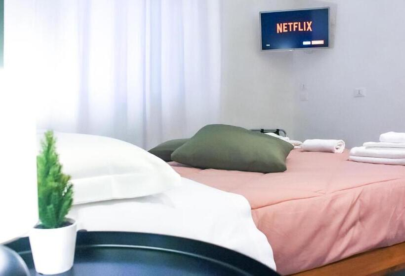 اتاق استاندارد, Wolf House Bnb