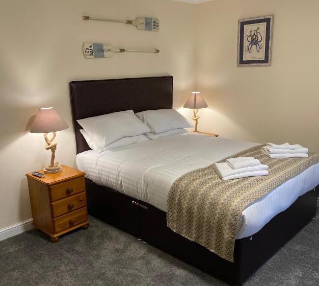 חדר דלוקס, Katch