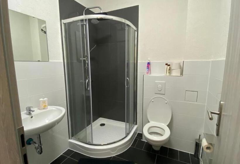 スタンダードルーム, Pension Neon