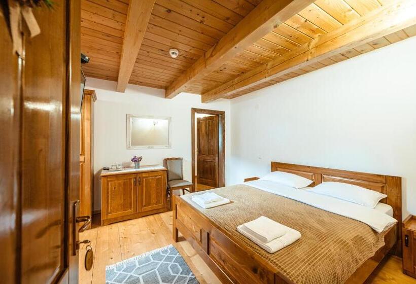 اتاق خانوادگی, Pensiunea Popas In Apuseni