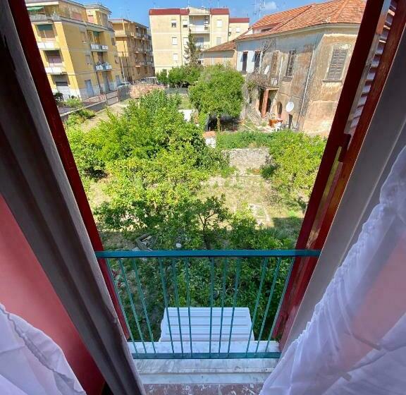 اتاق استاندارد با چشمانداز باغ, Happy Days Terracina