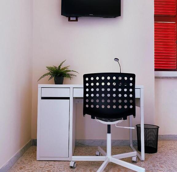 اتاق استاندارد با بالکن, Happy Days Terracina