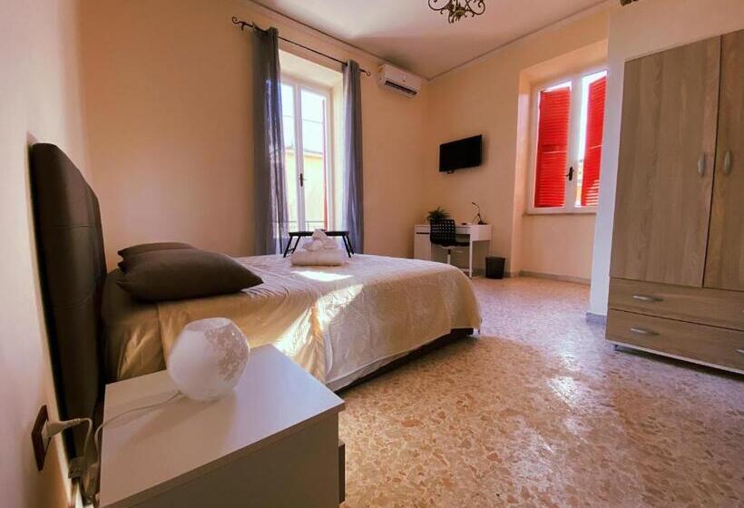 اتاق استاندارد با بالکن, Happy Days Terracina